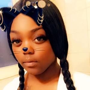 Meet your Posher, Lena